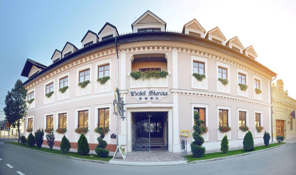 Hotel Slavia Salonta Exterior foto